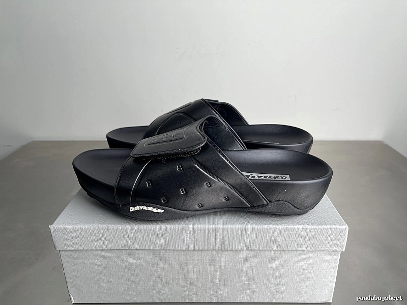 Balenciaga Thick-Soled Embossed Cool Street-style Black Slides