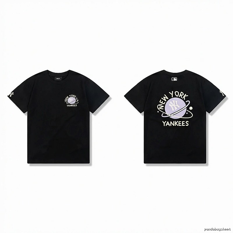 Black T-shirt of MLB New York Yankees