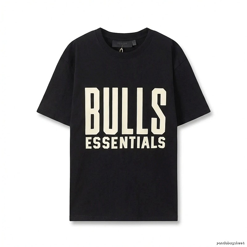 ESSENTIALS Bulls-style black T-shirt