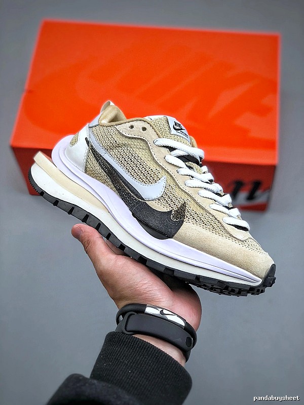 Nike Low-Top Sneakers with Textured Side Detail in Beige and Red