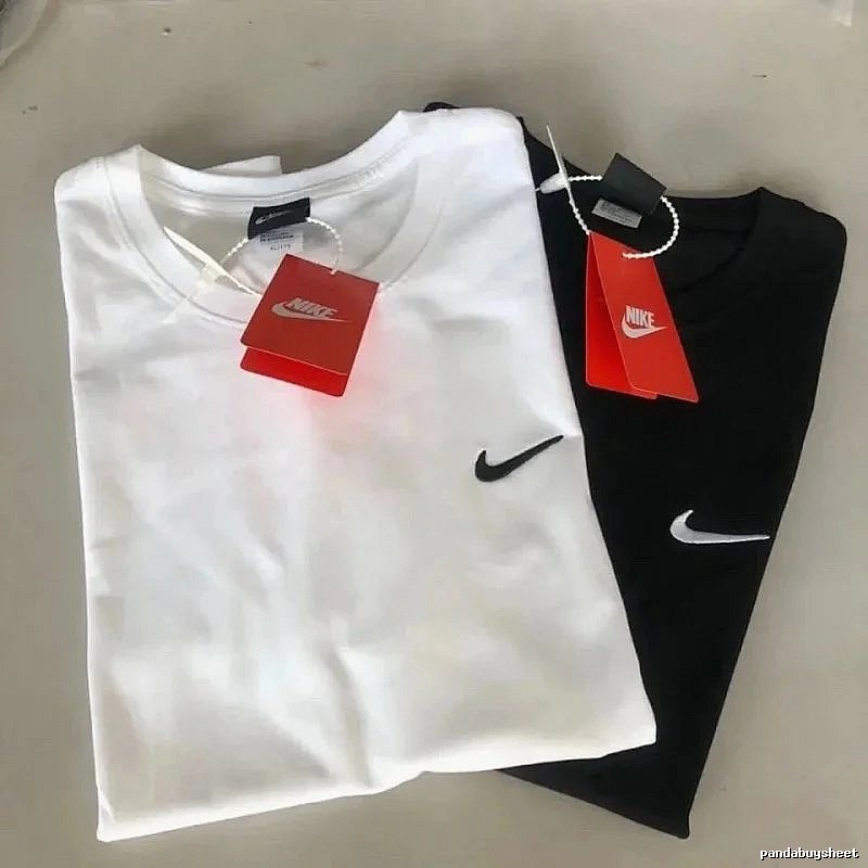 Nike Side Swoosh Logo Detail Black Hang Tag Swoosh T-Shirt Streetwear Look