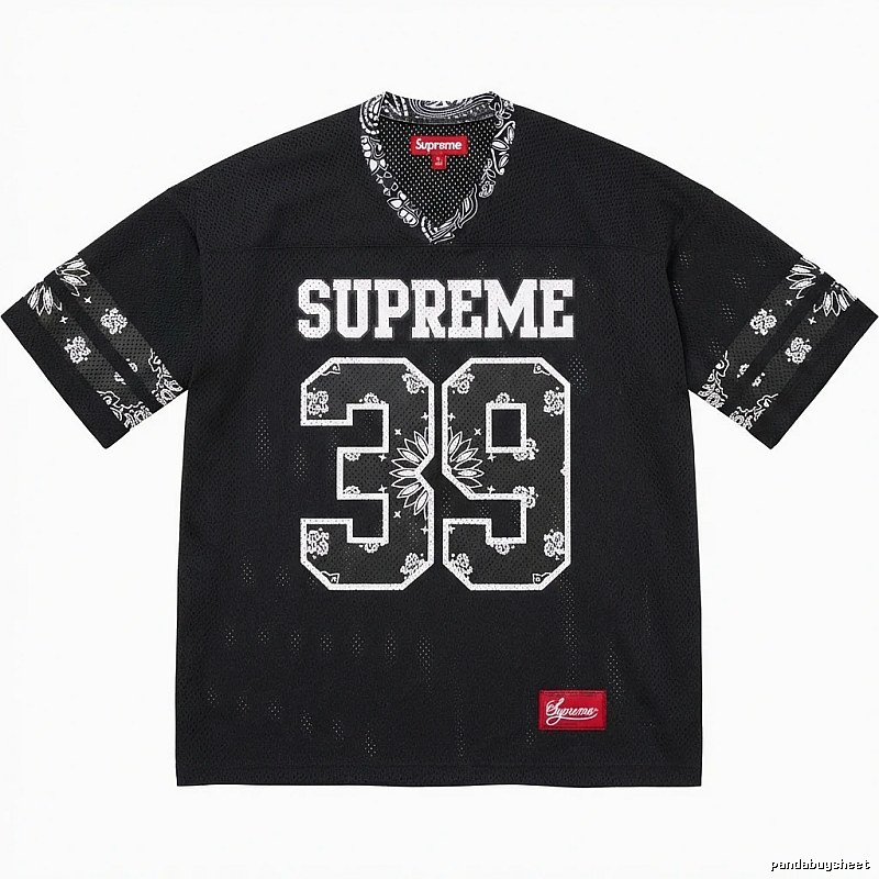 Supreme - printed sporty black T - shirt